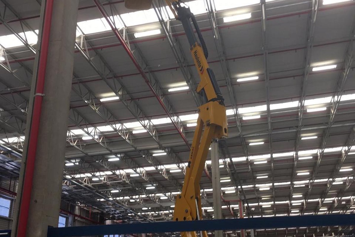 Manutenção em galpão industrial